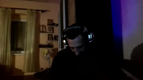 underguy19 online show from 29, 10, 2025