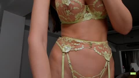 Snapshot of unforgettable_s chatting on 4, 12, 2024 Silvia online show from 4, 12, 2024