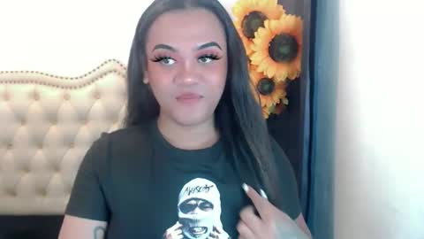 Snapshot of unforgettable_sin chatting on 5, 10, 2025 Bella Shamara Odett online show from 5, 10, 2025