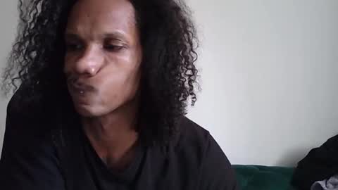 Snapshot of uniballboy chatting on 25, 3, 2026 Uni Ball online show from 25, 3, 2026