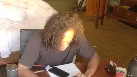 Snapshot of uniballboy chatting on 15, 4, 2026 Uni Ball online show from 15, 4, 2026