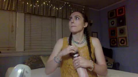 Lola Moonstone online show from 27, 9, 2025