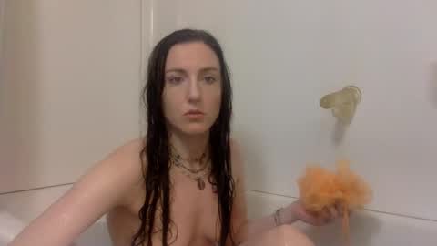 Snapshot of unicornfairy55 chatting on 19, 4, 2026 Lola Moonstone online show from 19, 4, 2026