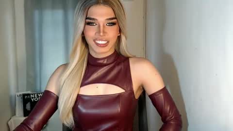 Snapshot of unique_taste69 chatting on 21, 9, 2025 Miss Andrea online show from 21, 9, 2025