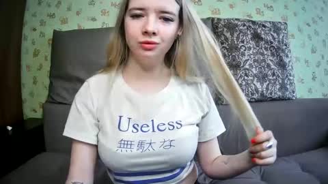 UniverseEmily online show from 28, 2, 2025