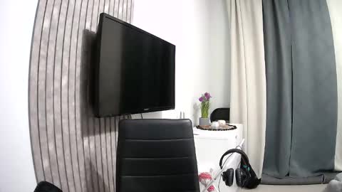 Snapshot of unnknow2024 chatting on 26, 2, 2025 SlavaVibes online show from 26, 2, 2025