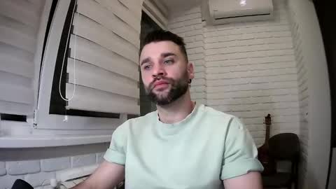 Snapshot of unnknow2024 chatting on 5, 4, 2026 SlavaVibes online show from 5, 4, 2026