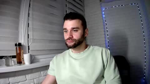 Snapshot of unnknow2024 chatting on 18, 4, 2026 SlavaVibes online show from 18, 4, 2026