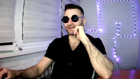 Snapshot of unnknow2024 chatting on 24, 4, 2026 SlavaVibes online show from 24, 4, 2026