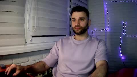 Snapshot of unnknow2024 chatting on 28, 4, 2026 SlavaVibes online show from 28, 4, 2026