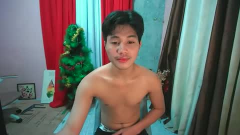 Snapshot of ur_boy_mark chatting on 12, 11, 2025 ur_boy_mark online show from 12, 11, 2025