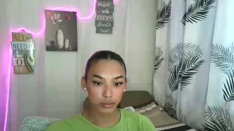 Snapshot of ur_dazzlingmorenaxx chatting on 18, 5, 2026 ur_dazzlingmorenaxx online show from 18, 5, 2026
