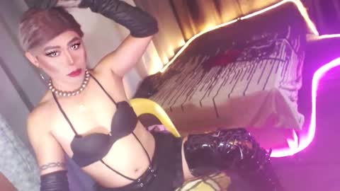 MISS ANNA online show from 5, 12, 2025