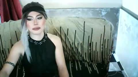 Snapshot of ur_dominatrix chatting on 15, 4, 2026 MISS ANNA online show from 15, 4, 2026