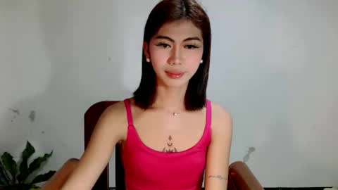 Snapshot of ur_extra_petite chatting on 1, 5, 2026 online show from 1, 5, 2026