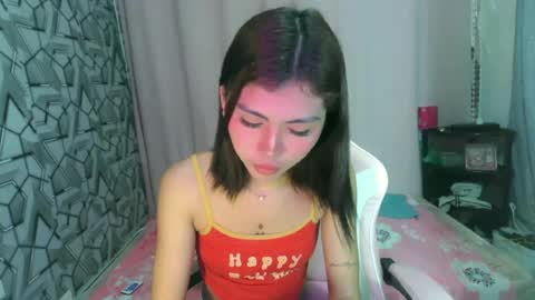 Snapshot of ur_extra_petite chatting on 12, 5, 2026 online show from 12, 5, 2026