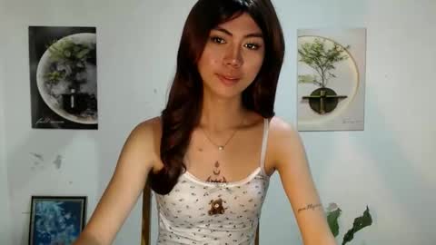 Snapshot of ur_extra_petite chatting on 19, 5, 2026 online show from 19, 5, 2026