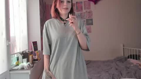 ur_obedient_girl online show from 8, 2, 2025