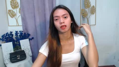 ur_petite_wifexx online show from 28, 3, 2026