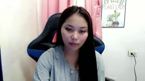 Snapshot of ur_small_girl chatting on 25, 11, 2025 ur_small_girl online show from 25, 11, 2025