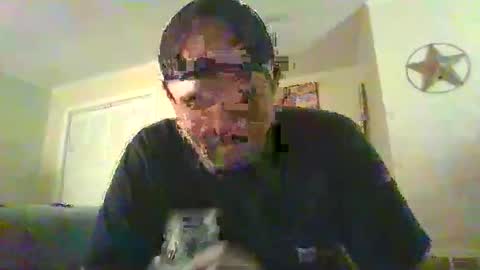 Snapshot of ur_zaddy4now chatting on 8, 1, 2025 ur_zaddy4now online show from 8, 1, 2025