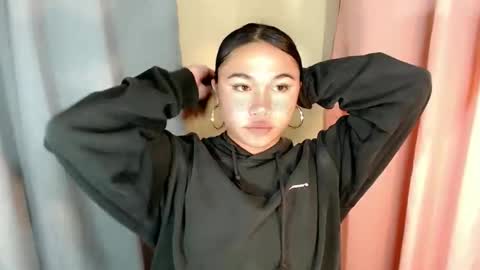 Snapshot of urasian_pinayxxx chatting on 5, 5, 2026 Alvie online show from 5, 5, 2026