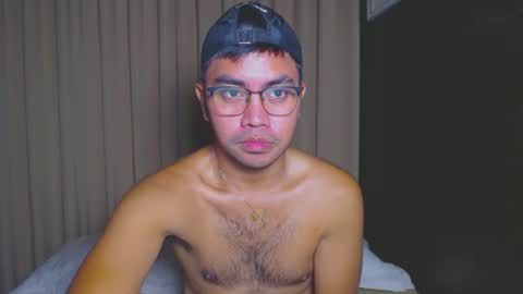 Snapshot of urasianversahunkxx chatting on 4, 1, 2025 johnzen online show from 4, 1, 2025