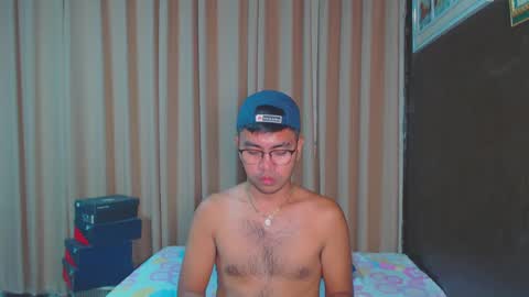 Snapshot of urasianversahunkxx chatting on 2, 2, 2025 johnzen online show from 2, 2, 2025