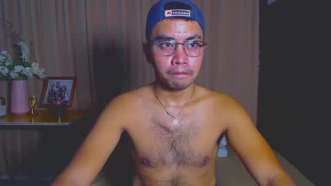 Snapshot of urasianversahunkxx chatting on 24, 2, 2025 johnzen online show from 24, 2, 2025