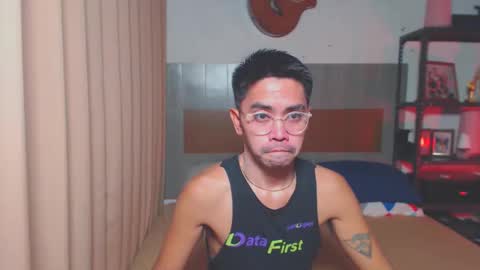 Snapshot of urasianversahunkxx chatting on 6, 11, 2025 johnzen online show from 6, 11, 2025