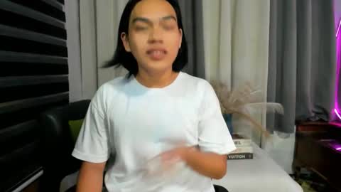 urbambislvt online show from 15, 4, 2026