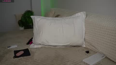 Snapshot of urblonde001 chatting on 14, 6, 2026 Ksenia Pterson online show from 14, 6, 2026