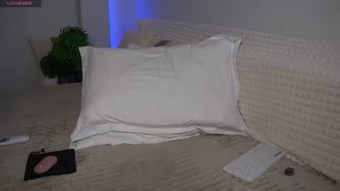 Snapshot of urblonde001 chatting on 2, 7, 2026 Ksenia Pterson online show from 2, 7, 2026