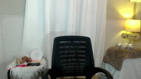 urcrushnextdoor_ online show from 9, 2, 2025