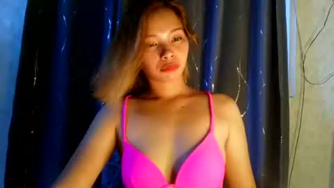 Snapshot of urcutiepiegirl chatting on 1, 6, 2026 urcutiepiegirl online show from 1, 6, 2026
