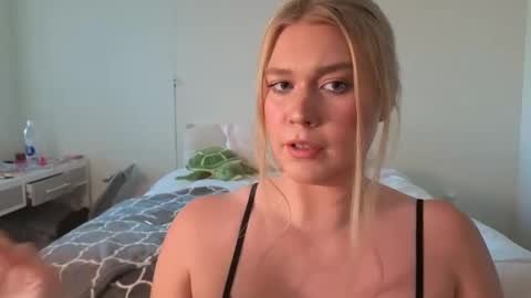 Snapshot of urfavcollegegirl chatting on 16, 2, 2025 Maryia Kay online show from 16, 2, 2025