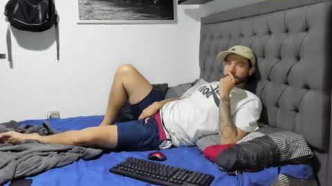 Snapshot of urfavoriteboy96 chatting on 15, 10, 2025 Andres Jordi online show from 15, 10, 2025