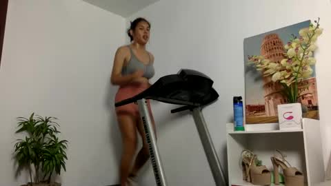 Snapshot of urfavouriteobsession chatting on 6, 2, 2025 Angela Cullens online show from 6, 2, 2025