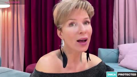 Snapshot of urgoddessjenny chatting on 2, 1, 2025 Jenny online show from 2, 1, 2025