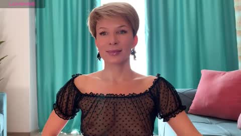 Snapshot of urgoddessjenny chatting on 4, 10, 2025 Jenny online show from 4, 10, 2025