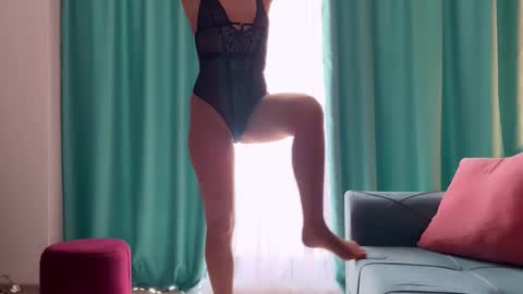 Snapshot of urgoddessjenny chatting on 9, 10, 2025 Jenny online show from 9, 10, 2025