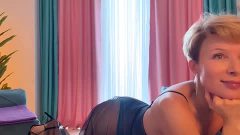 Snapshot of urgoddessjenny chatting on 15, 10, 2025 Jenny online show from 15, 10, 2025