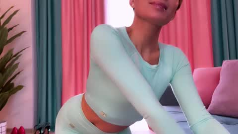 Snapshot of urgoddessjenny chatting on 18, 10, 2025 Jenny online show from 18, 10, 2025