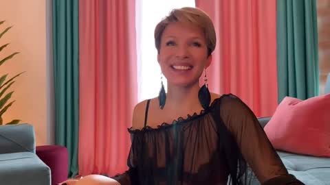 Snapshot of urgoddessjenny chatting on 27, 10, 2025 Jenny online show from 27, 10, 2025