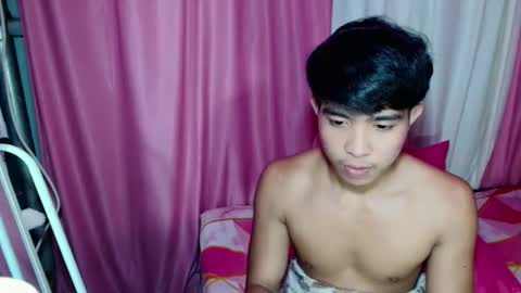 Snapshot of urhot_jeremyxx chatting on 26, 11, 2025 jeremy online show from 26, 11, 2025