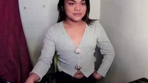 urhottie_bella online show from 18, 12, 2025