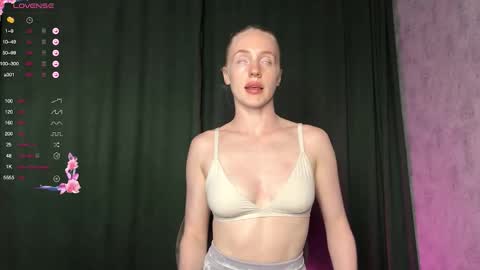 ElizabethLizy online show from 8, 9, 2025