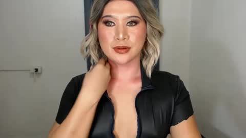 Snapshot of urjerkingdoll chatting on 2, 1, 2025 Zoe online show from 2, 1, 2025