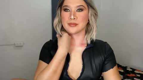 Snapshot of urjerkingdoll chatting on 4, 1, 2025 Zoe online show from 4, 1, 2025