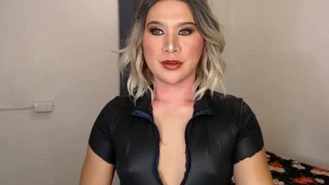 Snapshot of urjerkingdoll chatting on 4, 1, 2025 Zoe online show from 4, 1, 2025